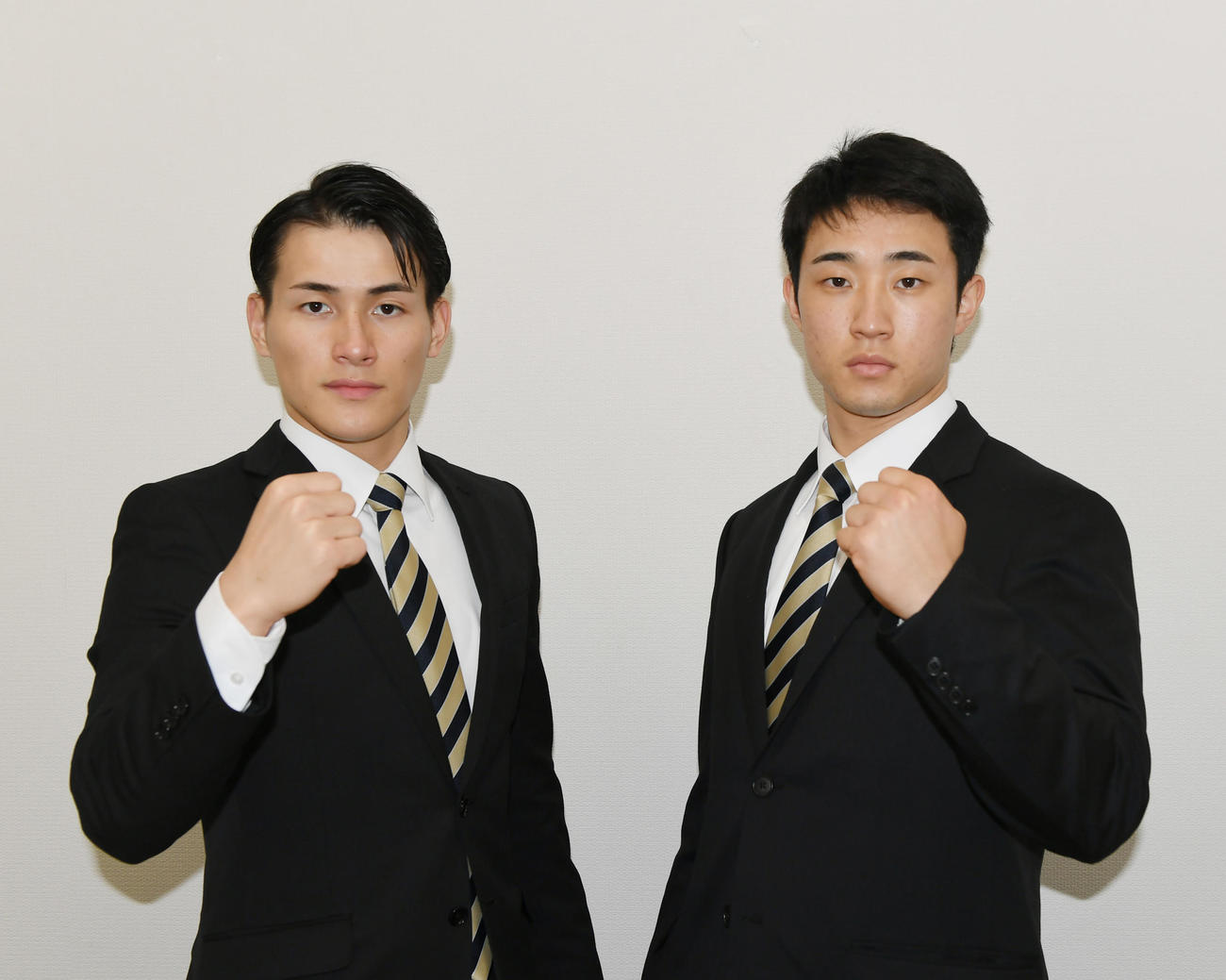 競輪121期生の太田海也（左）と中野慎詞（2021年12月22日撮影）