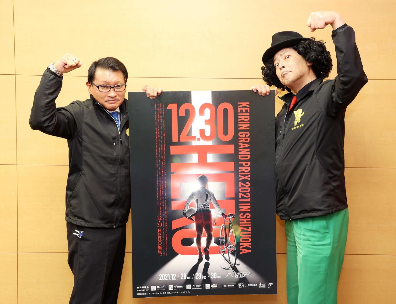 KEIRINグランプリをPRする競輪解説者の伊藤勝也氏（左）と競輪予想漫談師の店長（撮影・鈴木正人）