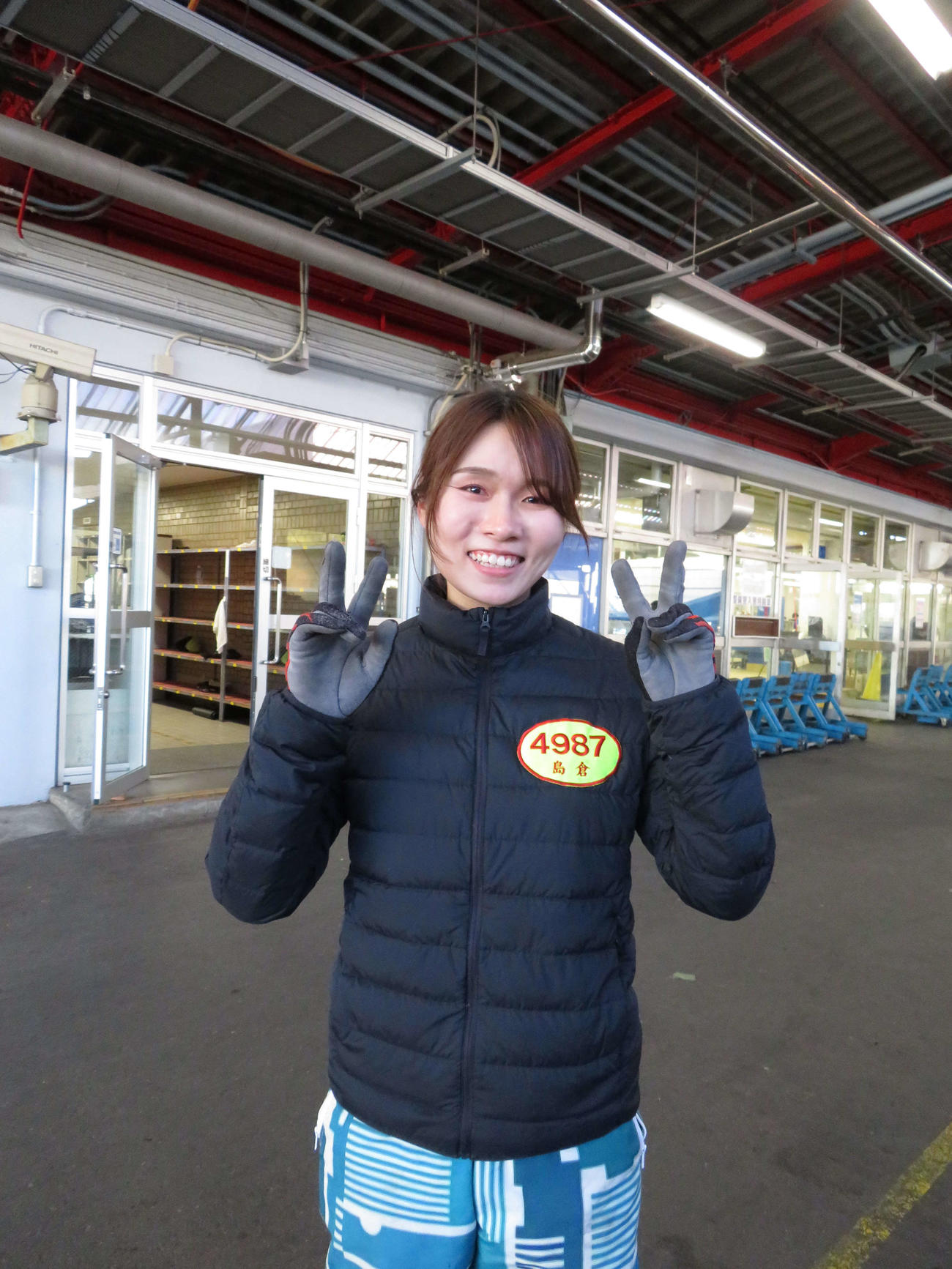 師匠と同時あっせんを喜ぶ島倉都