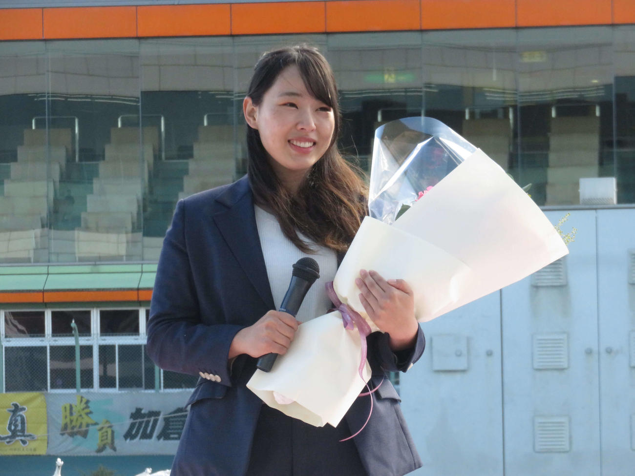 立川競輪場でガールズGP優勝報告会を行った高木真備