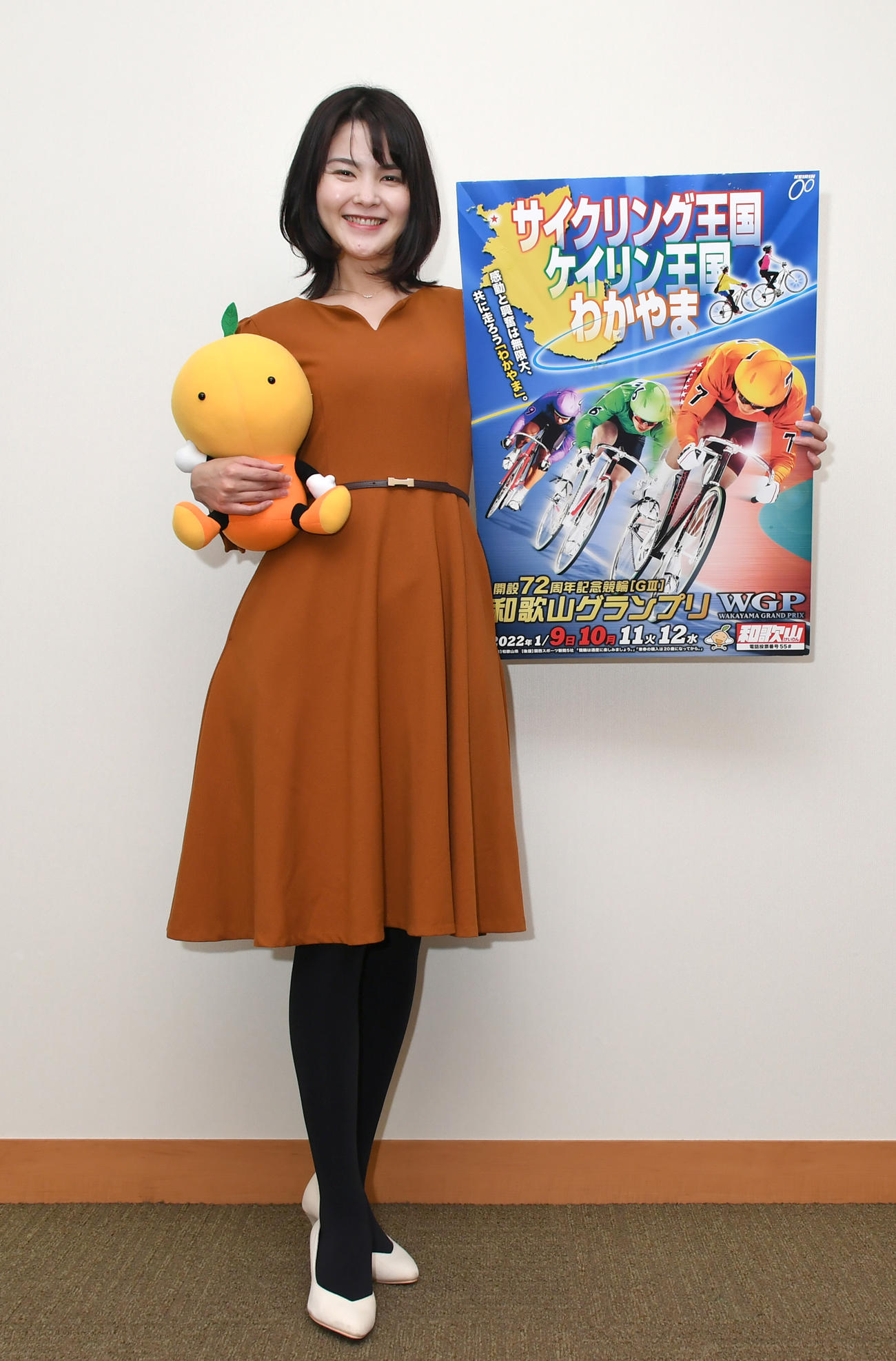 G3和歌山グランプリのPRに来社した、CS中継のMCを務める鈴木桜花さん（撮影・酒井清司）