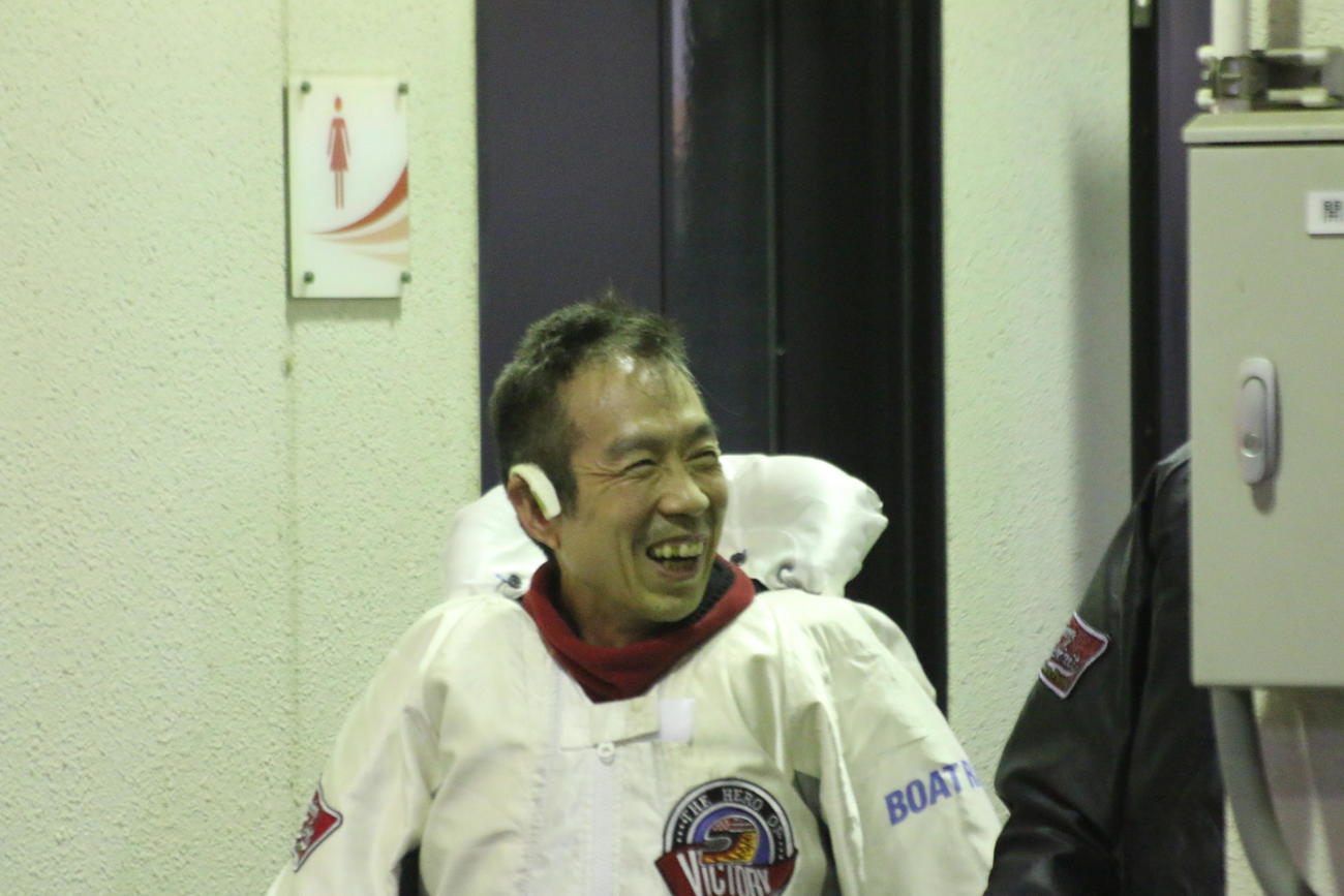 8Rで逃げて白星スタートを切ったベテラン今村暢孝は笑顔で引き上げてきた