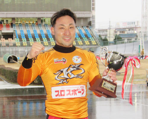 郡司浩平、番手まくりで新春V達成／和歌山 - 競輪 : 日刊スポーツ