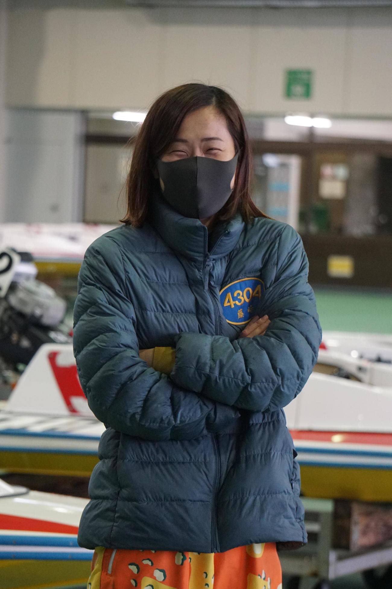 藤崎小百合が準優11Rでもスリット攻勢をかける