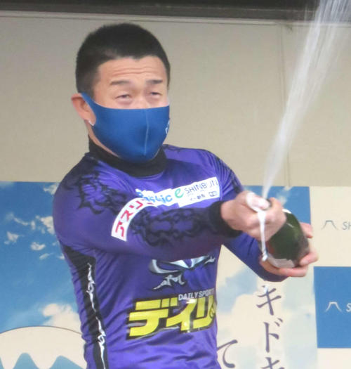 佐藤慎太郎1年3カ月ぶりG3制覇「先を見て練習しないと」次は19年