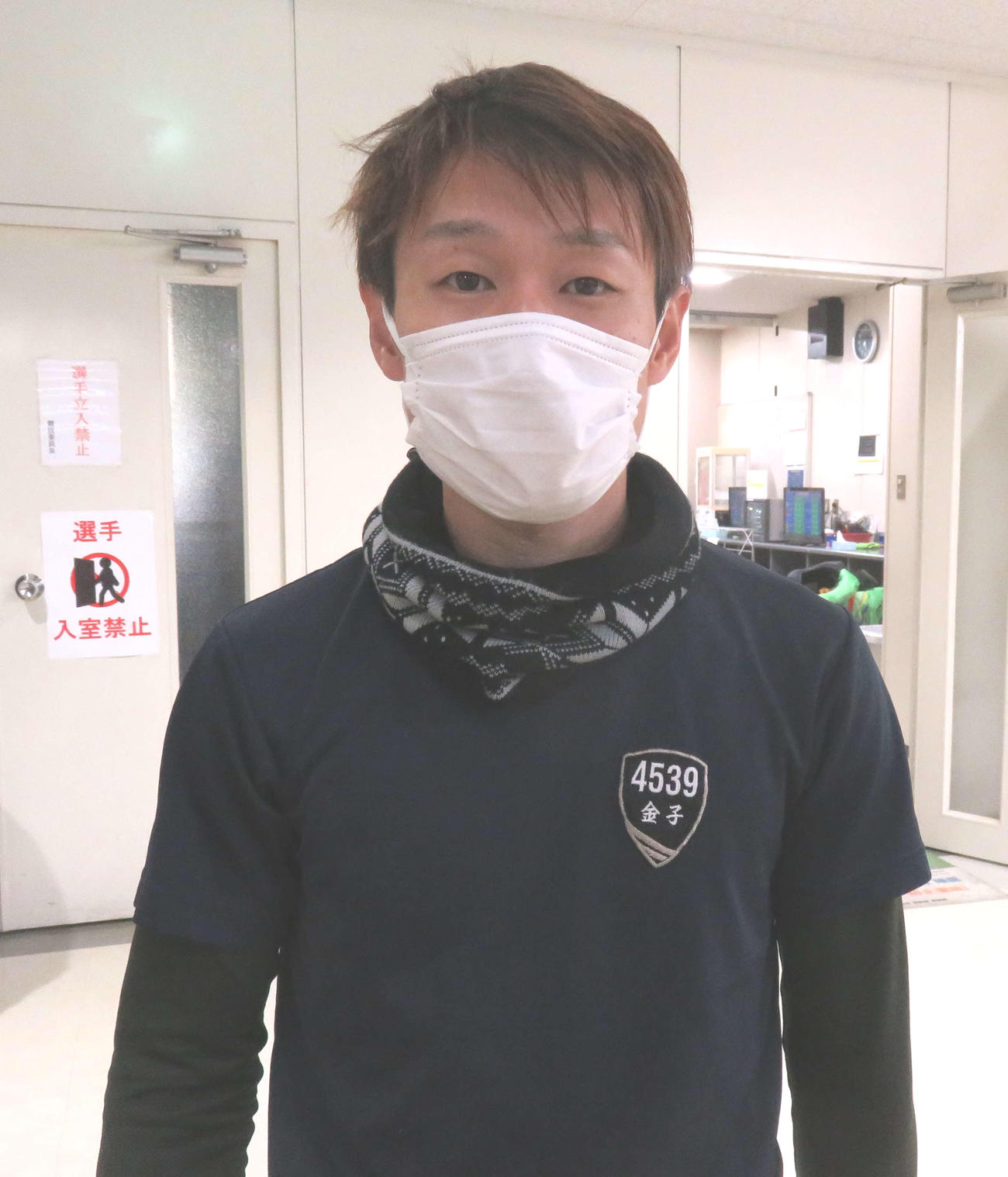荒れ水面も何の！　地元の金子賢志が初戦をまくり快勝