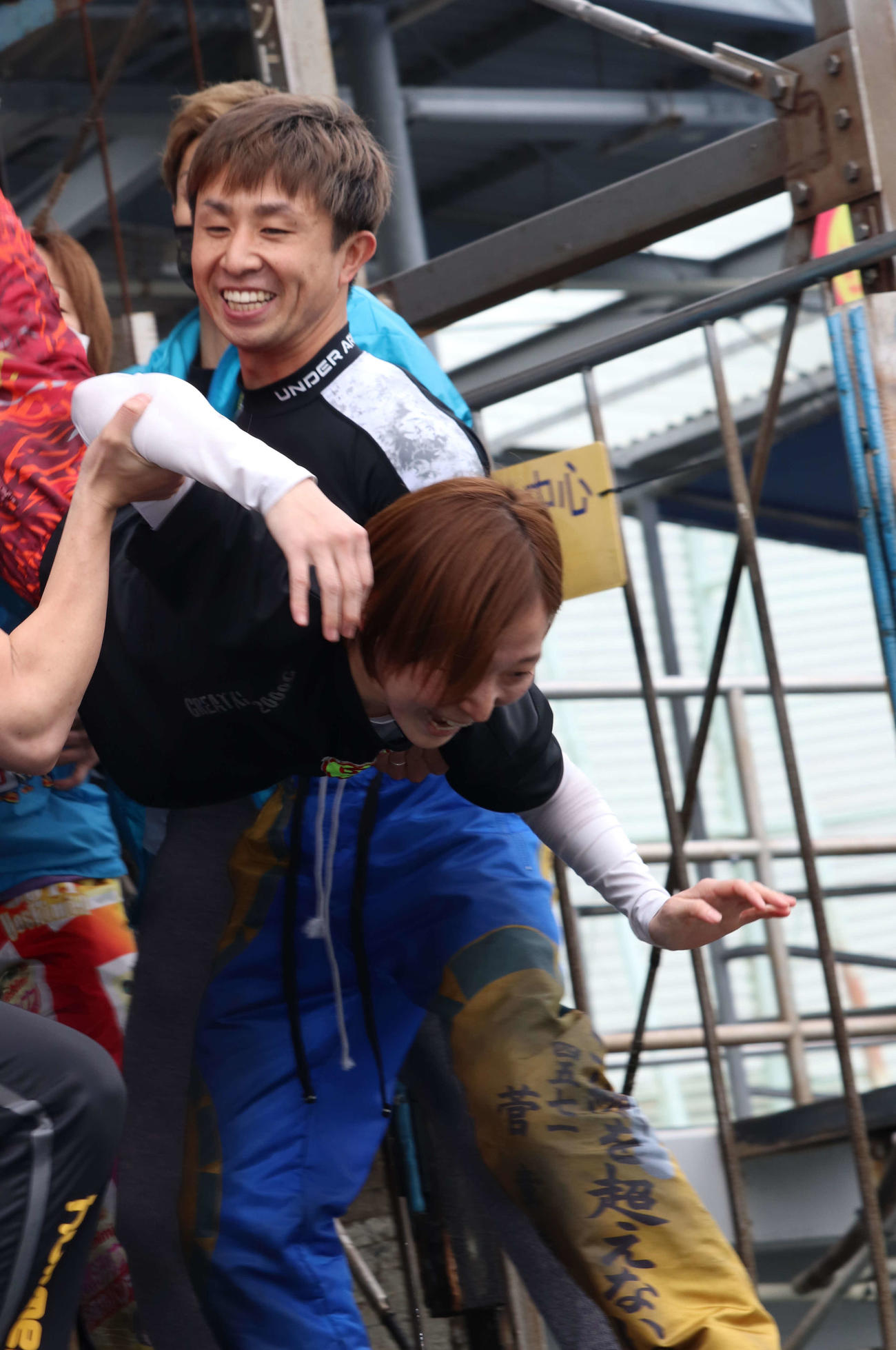 西岡成美がG1初勝利を決めて水神祭で菅章哉ら先輩たちに海に放り込まれた