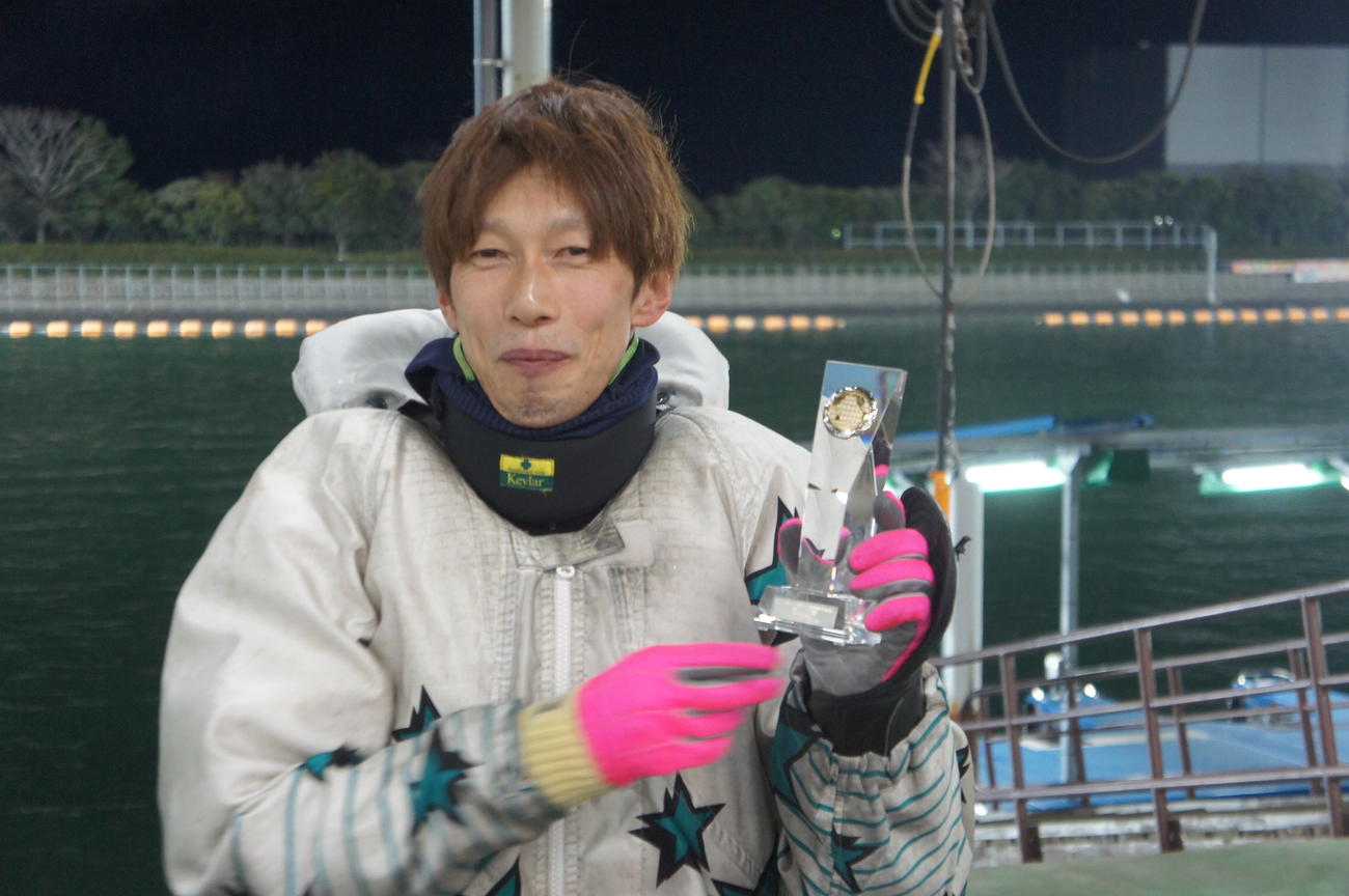 吉川喜継が5年半ぶりの優勝をイン速攻で決めた
