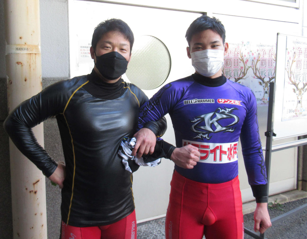 吉田拓矢（右）と宿口陽一がタッグを組んでライバルに立ち向かう