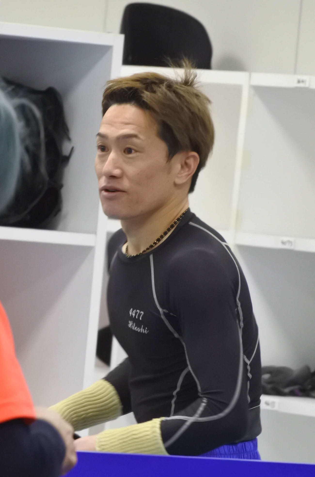 篠崎仁志が前評判通りのパワーを発揮し、連勝発進を決めた