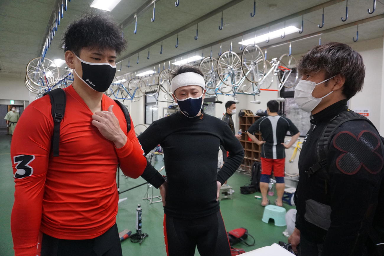 山形一気（左）は北村信明（中）と原誠宏と決勝の並びで悩んだ末に結論を出した