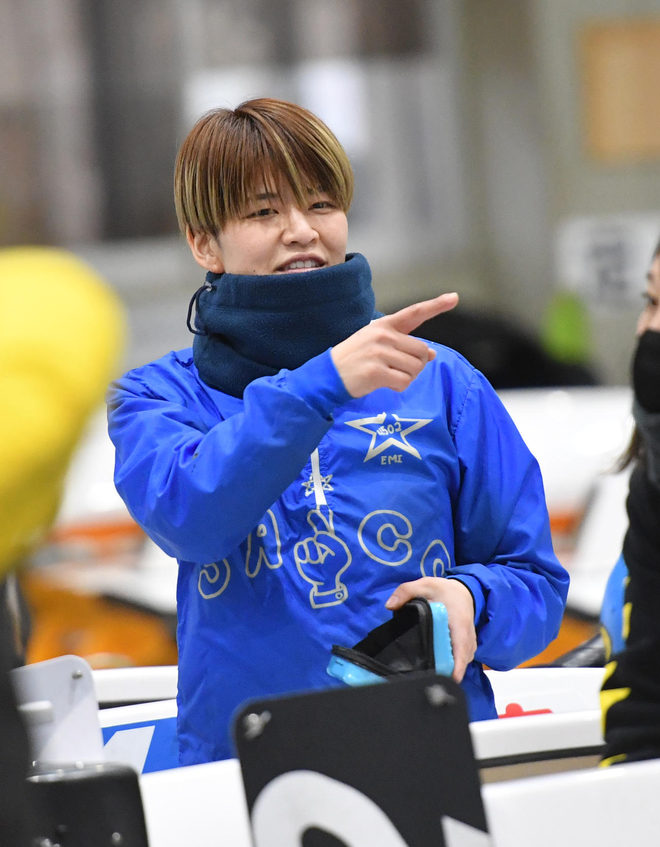 レディースオールスターの前検で練習に向かう遠藤エミ（撮影・柴田隆二）
