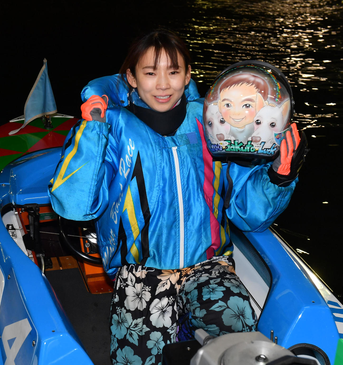 レディースオールスターで優勝し、ガッツポーズする守屋美穂（撮影・柴田隆二）
