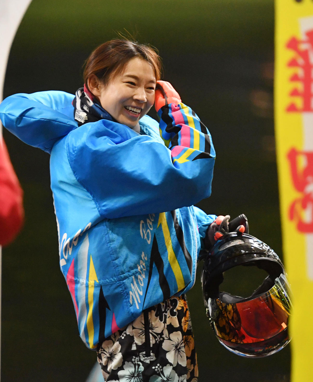 優勝し喜ぶ守屋美穂（撮影・柴田隆二）