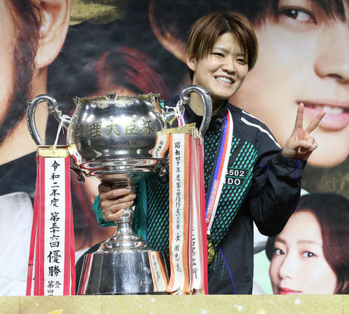 遠藤エミのSG優勝に「道を切り開いてくれた」女子ボートレーサーらが