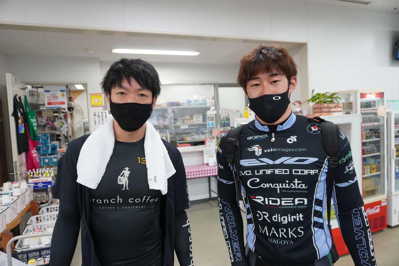 予選4Rでワンツーを決めた上杉嘉槻（右）と2着の武田良太。地区は違うが呼吸はぴったり（撮影・秋山正則）