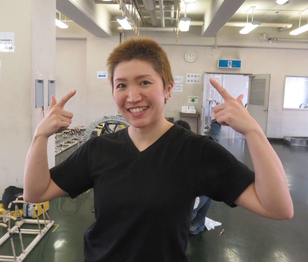 ボーイッシュに変身して心機一転の浦部郁里（撮影・栗田文人）