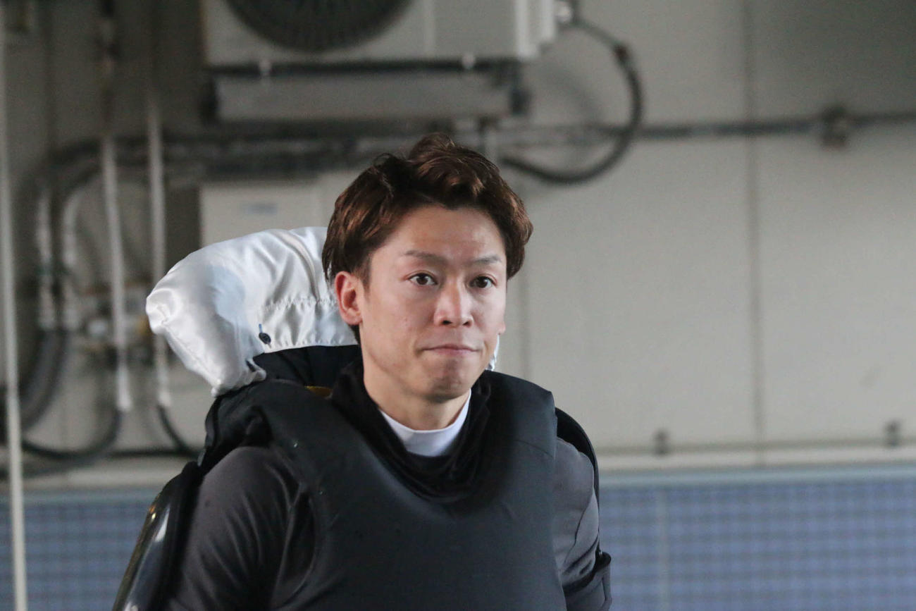 村松修二は同期の羽野直也が周年で優勝した43号機を手にした