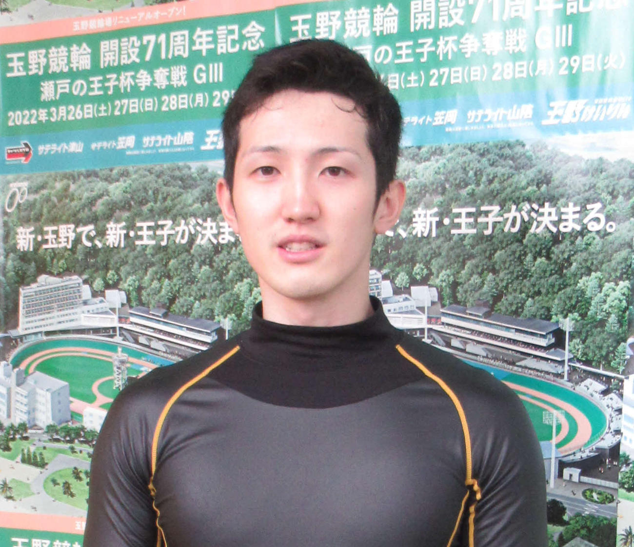 2予に駒を進めた地元の山根将太が6Rで意欲的に攻める（撮影・山田敏明）