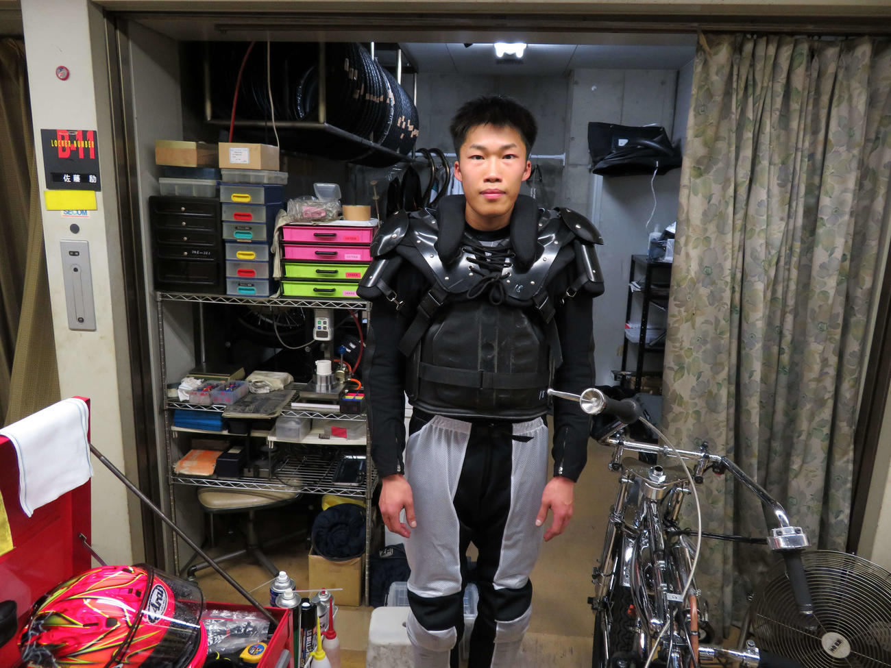 注目の新人・佐藤励が初の湿走路で1着ゴール