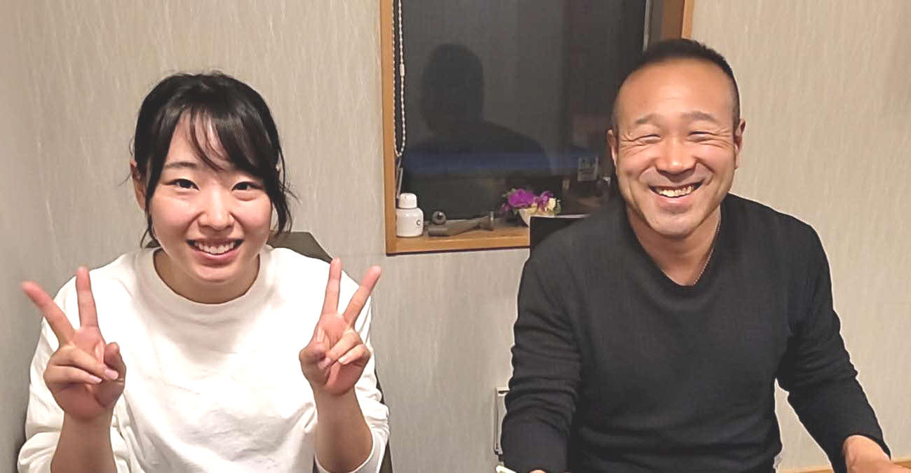高木真備（左）と高木隆弘（選手提供＝2021年12月28日）