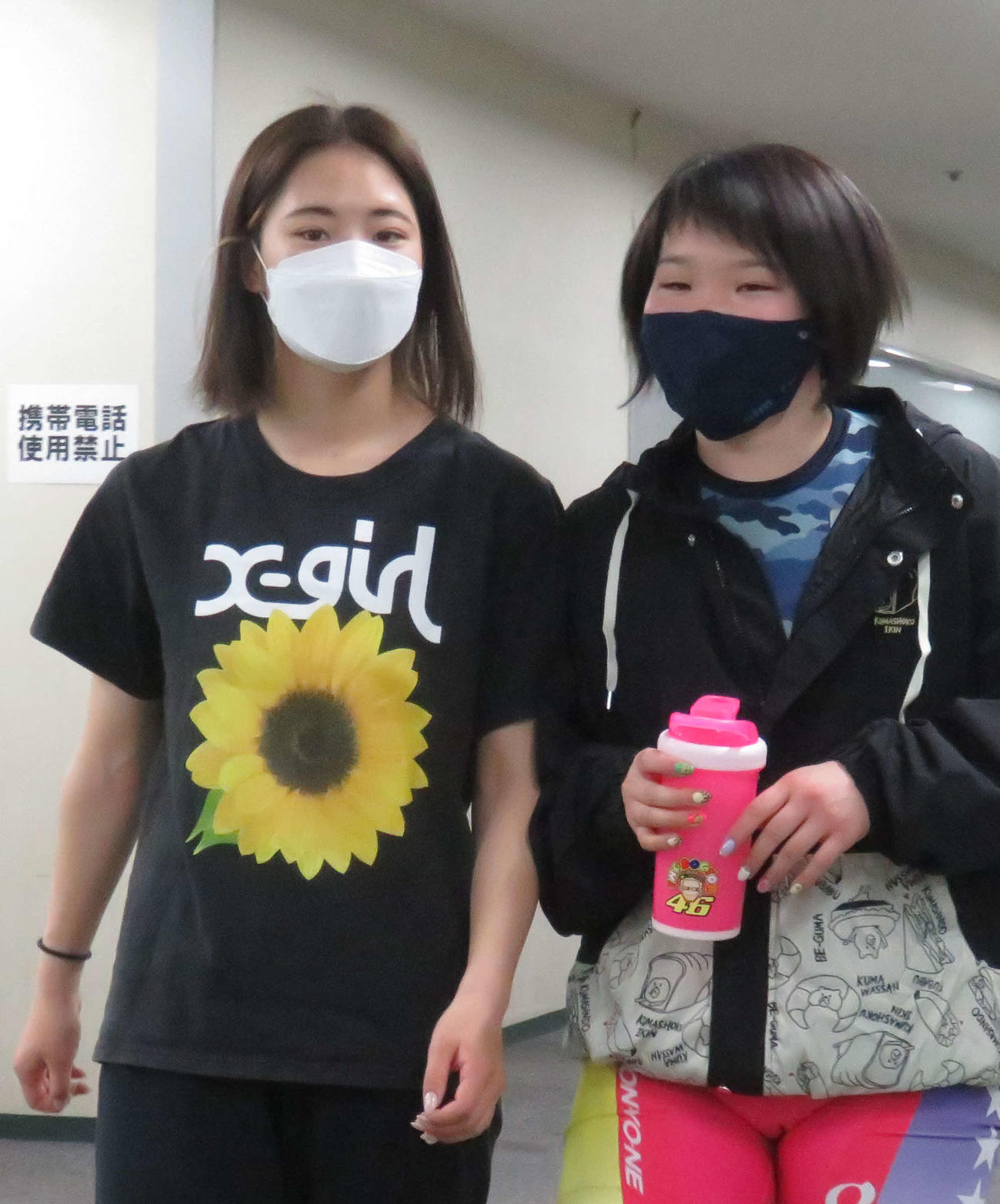 ルーキー本多優（左）と刈込奈那