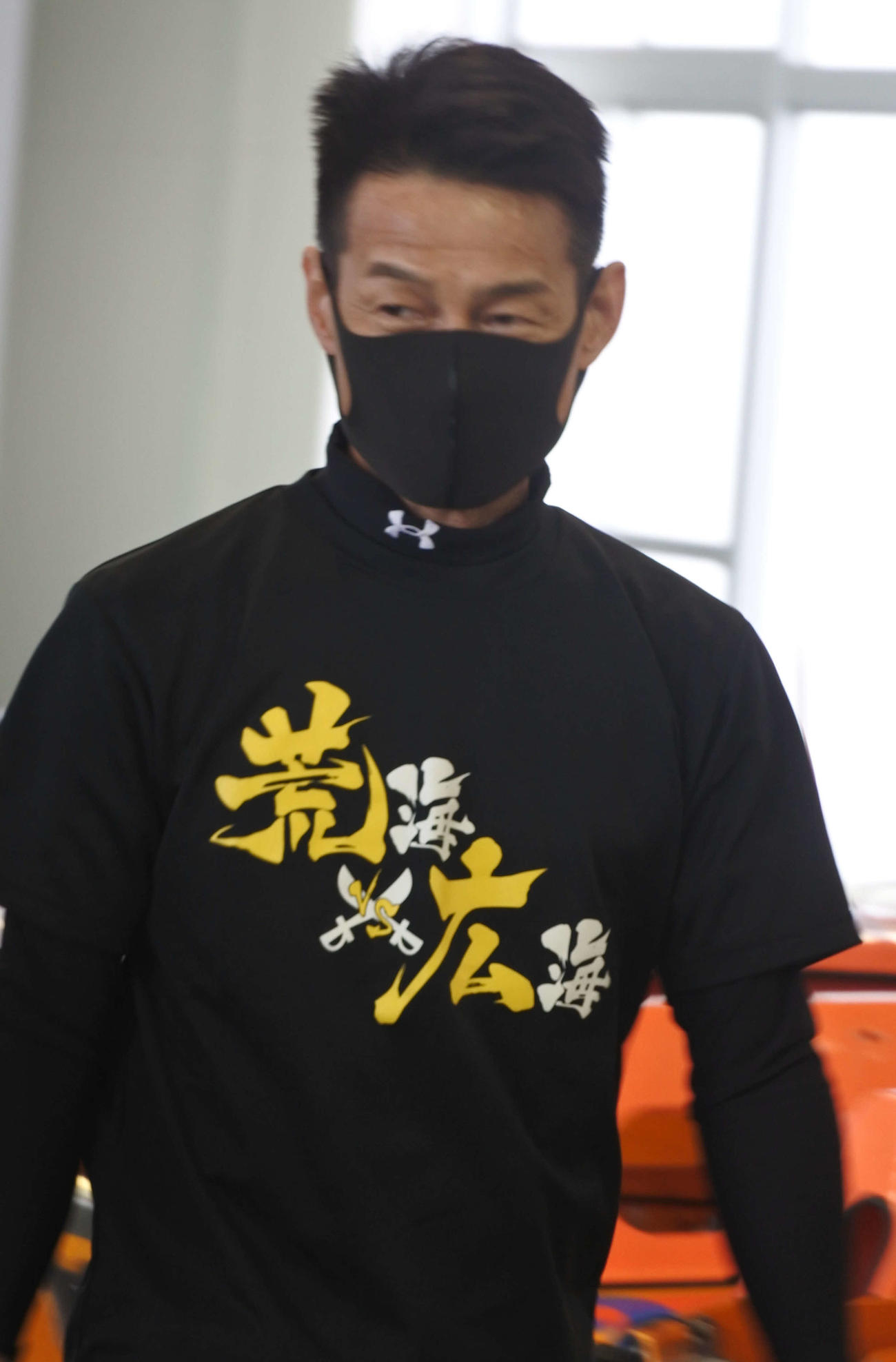 A1復帰を目指す新美恵一が鮮やかに連勝発進を決めた