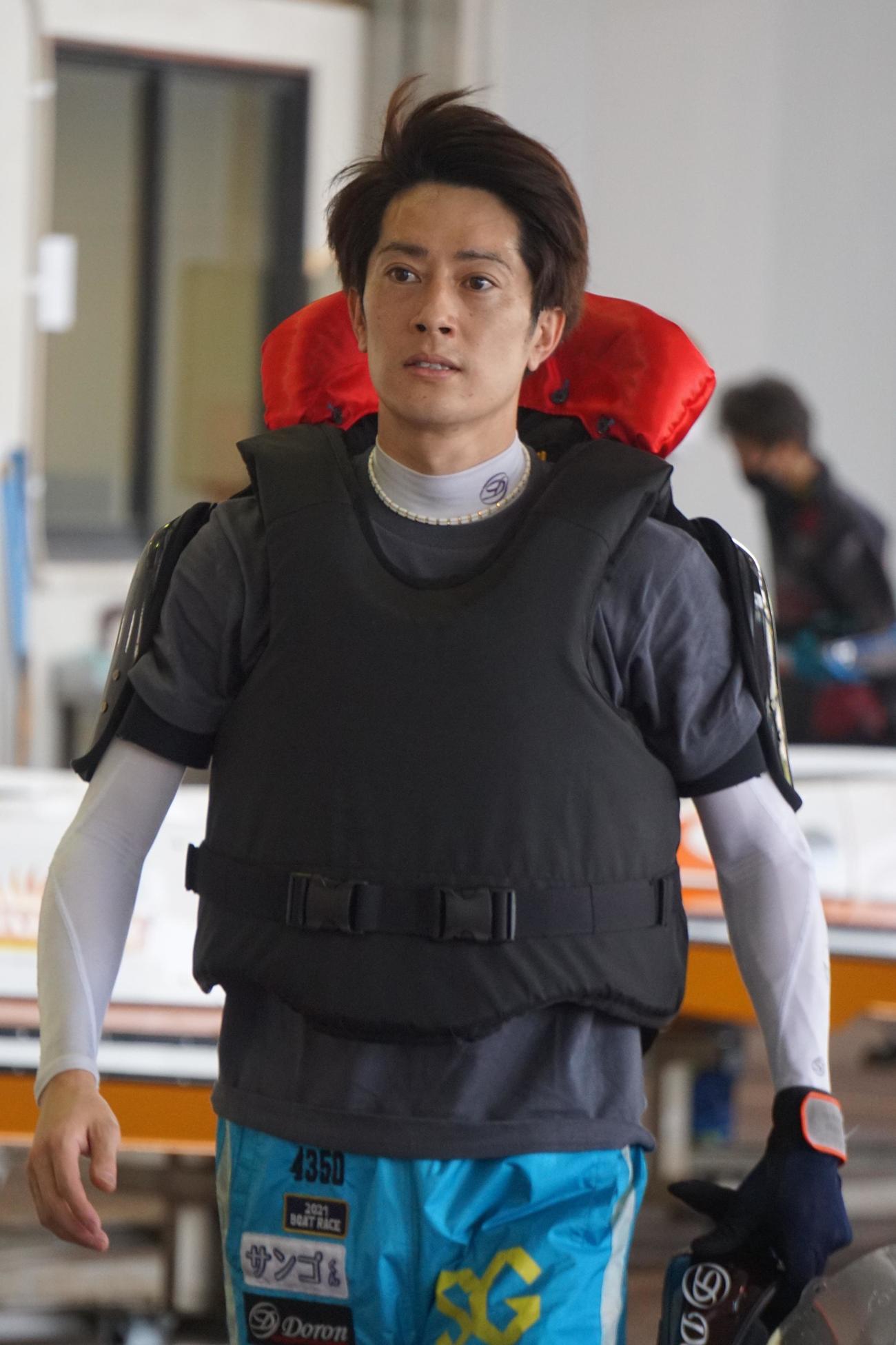 篠崎元志がシリーズリーダーを務める