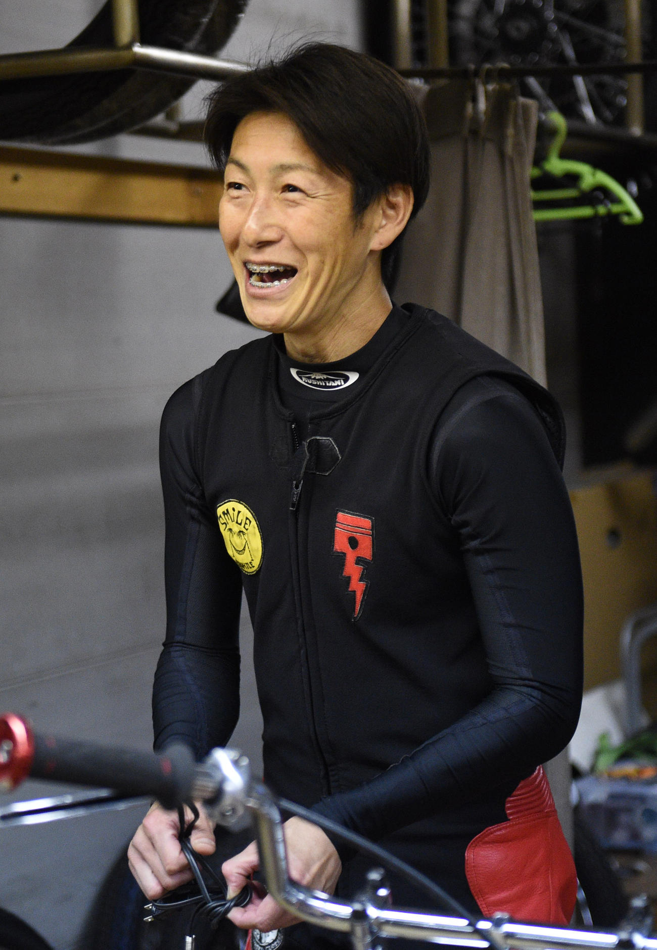 準決勝戦10Rで2着の篠原睦は笑顔を見せる（撮影・柴田隆二）
