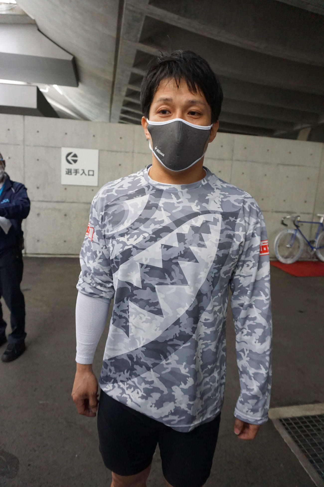 特選に繰り上がった松岡健介は複雑な表情を浮かべた