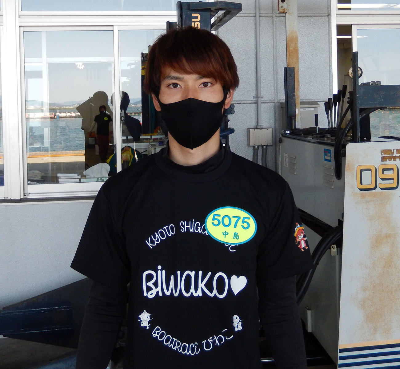 中島秀治がびわこボートオリジナルTシャツを着て、脱フレディを誓った