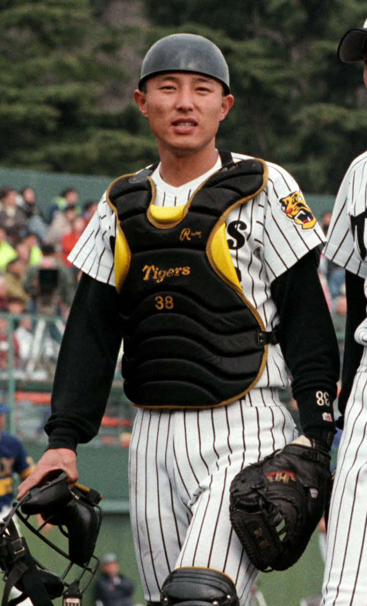 今節デビューする岩田凌の父・徹氏の阪神時代（1994年3月5日撮影）