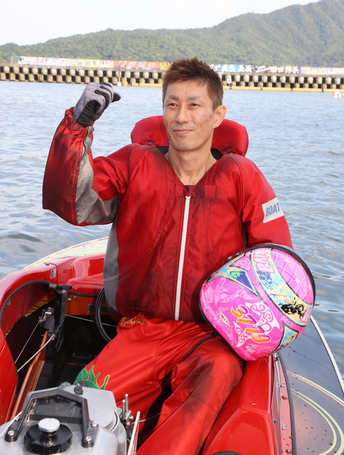 優勝した原田幸哉はガッツポーズ（撮影・梅根麻紀）