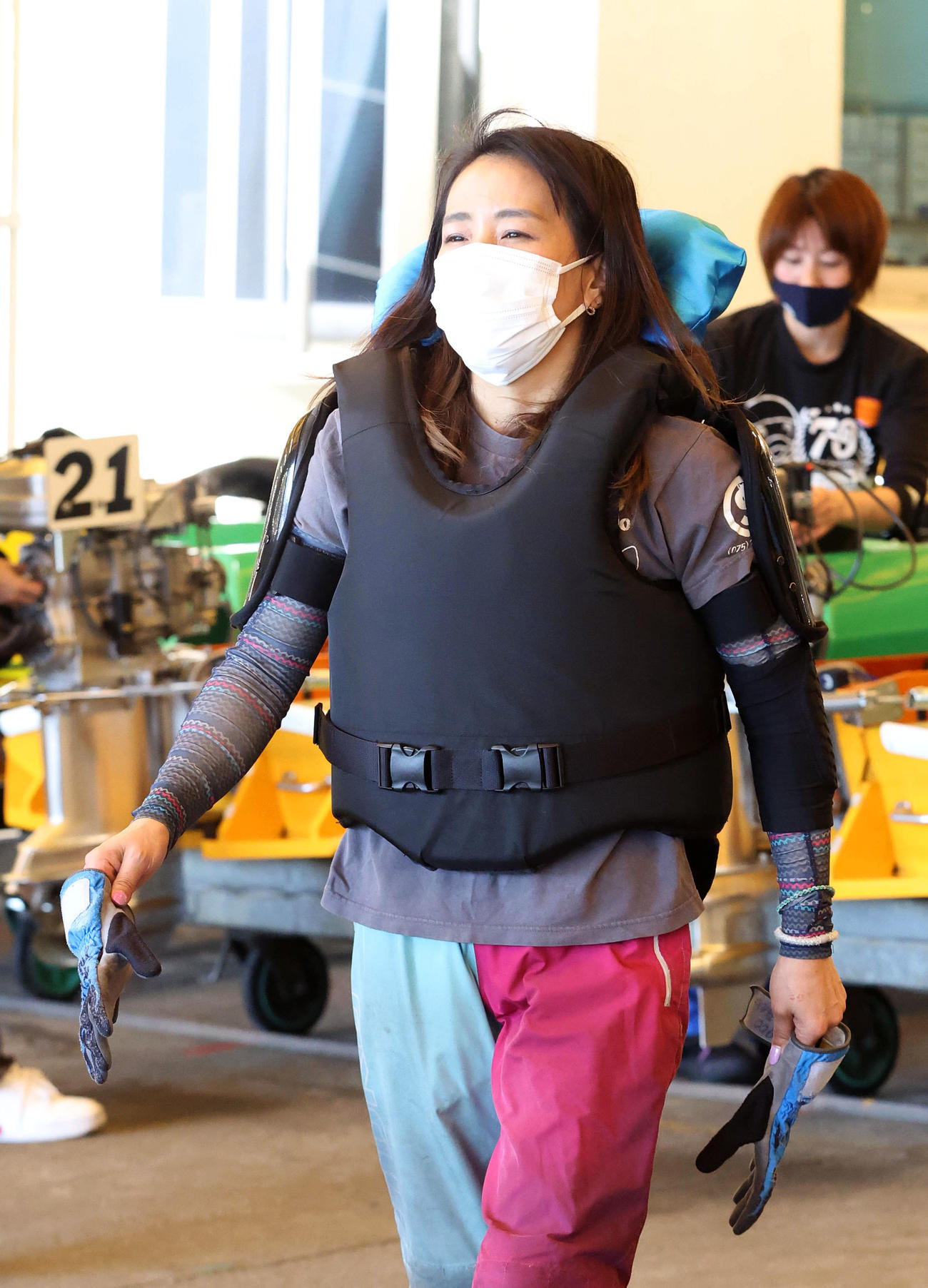 51号機をゲットした香川素子（撮影・白石智彦）