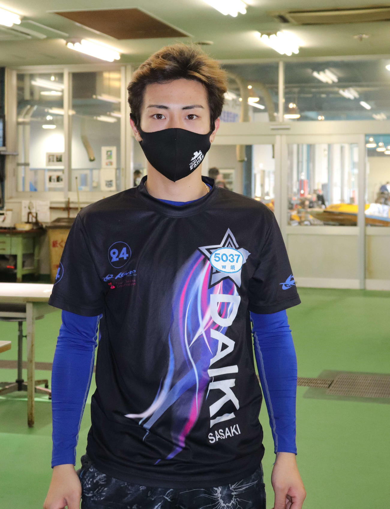 地元のフレッシュルーキー田頭虎親が気合の走りを続ける（撮影・神田成史）