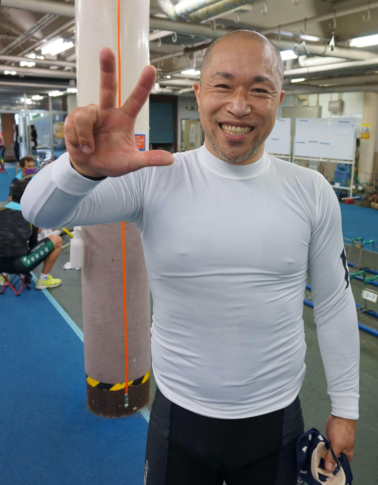 通算300勝を達成して笑顔の吉原友彦