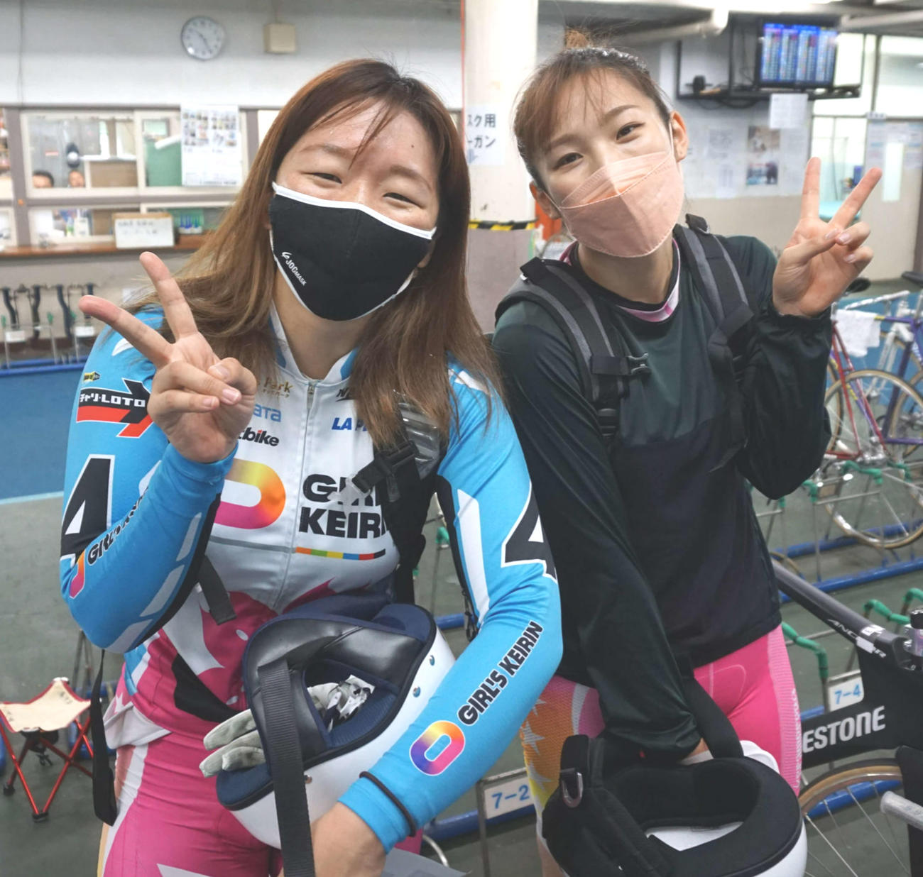 鈴木美教が鈴木奈央（右）との激戦を制して予選連勝