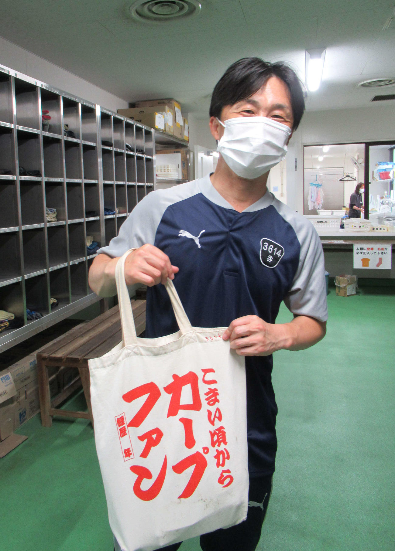 谷勝幸は広島カープの現状を「俺と一緒やな」と笑いながら話した（撮影・高田和典）