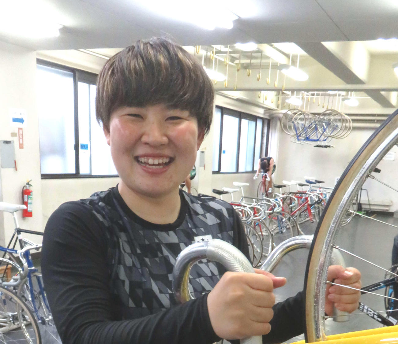 逃げ切りスタートに手応え十分の畠山ひすい（撮影・野島成浩）