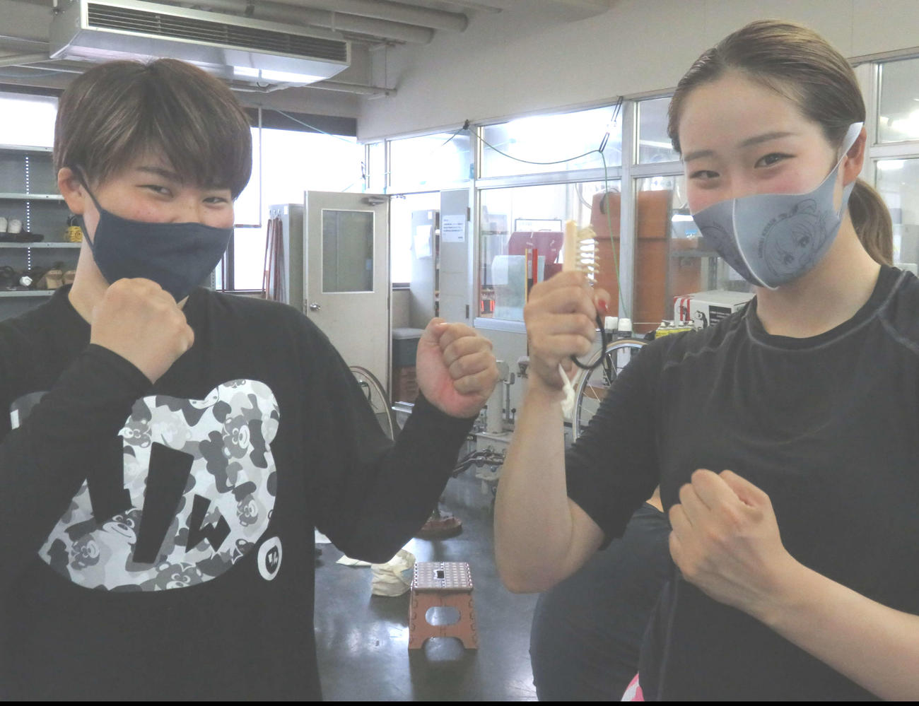 決勝でV争いを演じる畠山ひすい（左）と又多風緑
