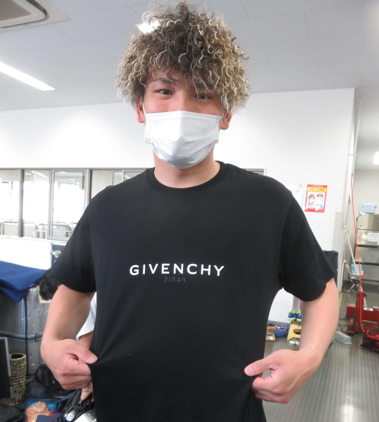 ジバンシーのTシャツが目を引いた新鋭土生敦弘（撮影・栗田文人）
