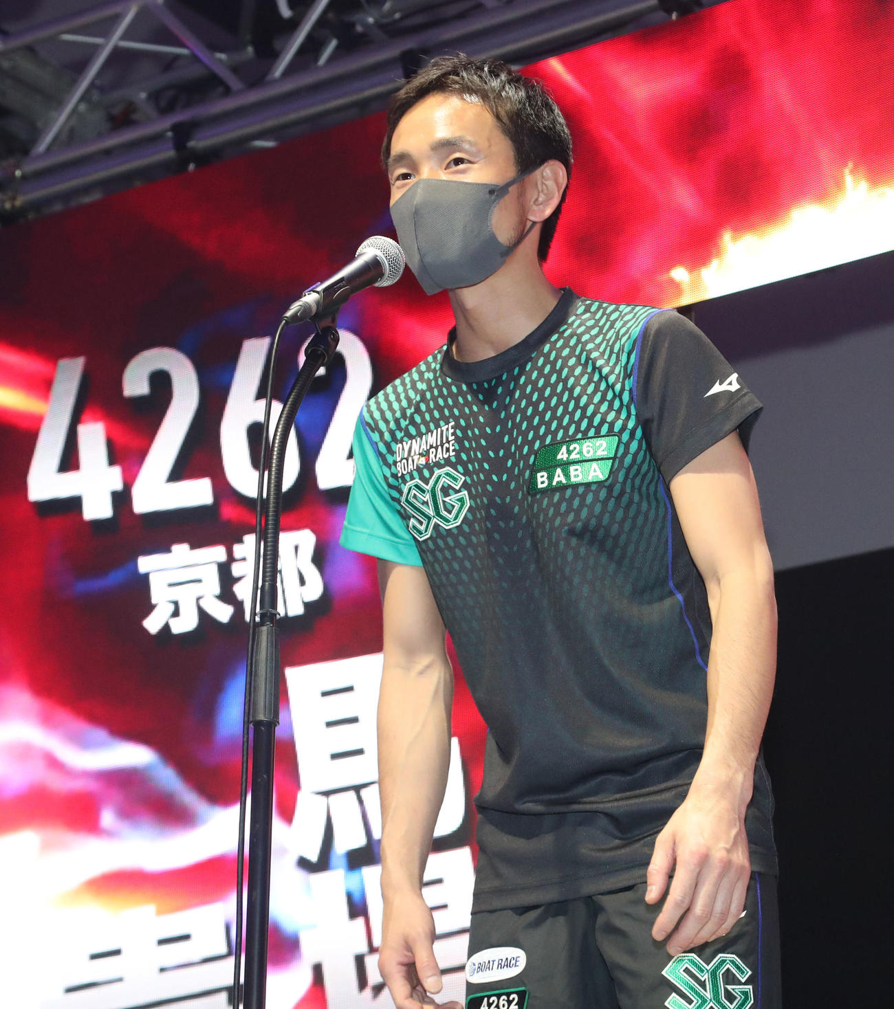 開会式で元気よくあいさつする馬場貴也（撮影・梅根麻紀）