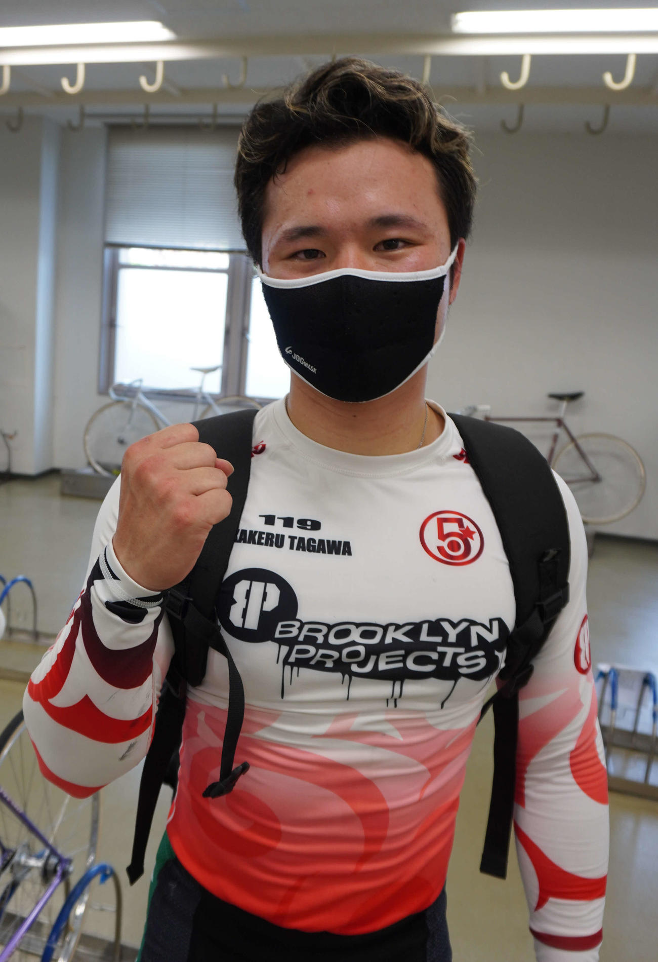 チャレンジ決勝10Rは田村大が高橋綜一郎の番手から特昇を決める（撮影・秋山正則）