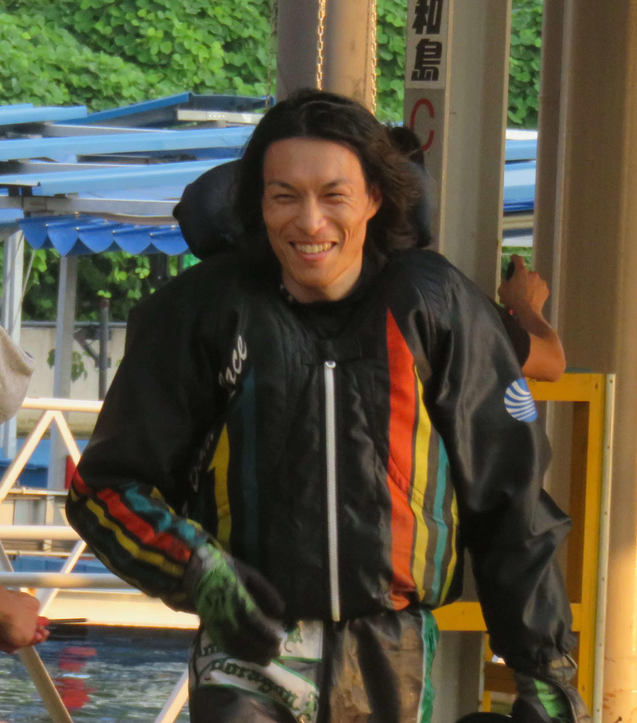 鈴木勝博は初日メイン平和島選抜を差し切り勝ち。イン桐生順平を破っての連勝発進にしてやったりの笑顔
