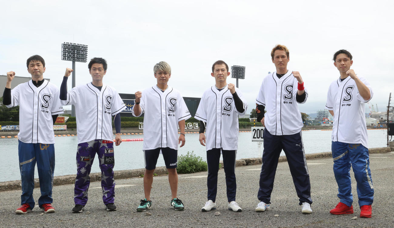 ドリーム戦に出場する、左から辻栄蔵、丸野一樹、平本真之、瓜生正義、白井英治、毒島誠（撮影・梅根麻紀）