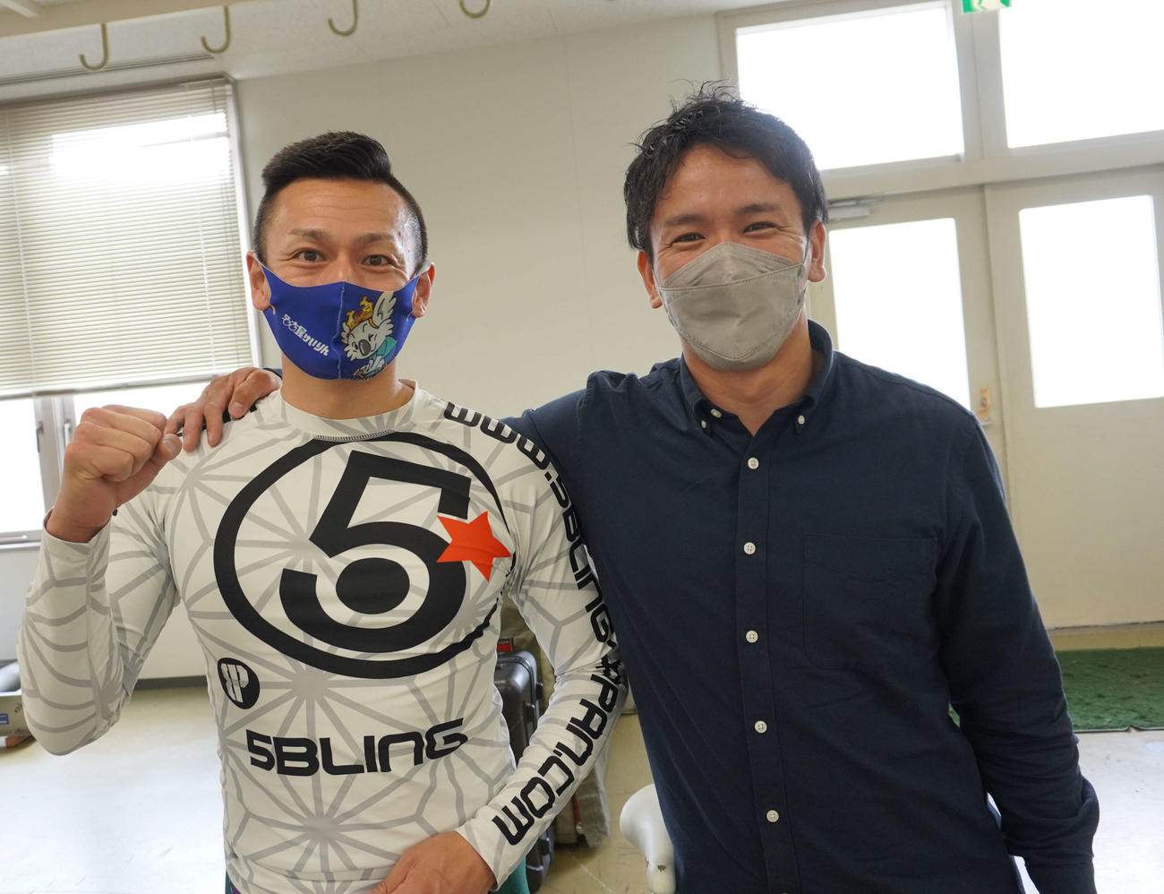 同期で仲のいい佐川翔吾（右）と愛敬博之が初日特選でワンツーを狙う（撮影・秋山正則）