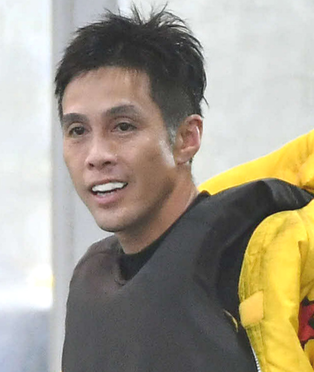 勝負駆けに成功して笑顔を見せる菊地孝平（撮影・岩下翔太）