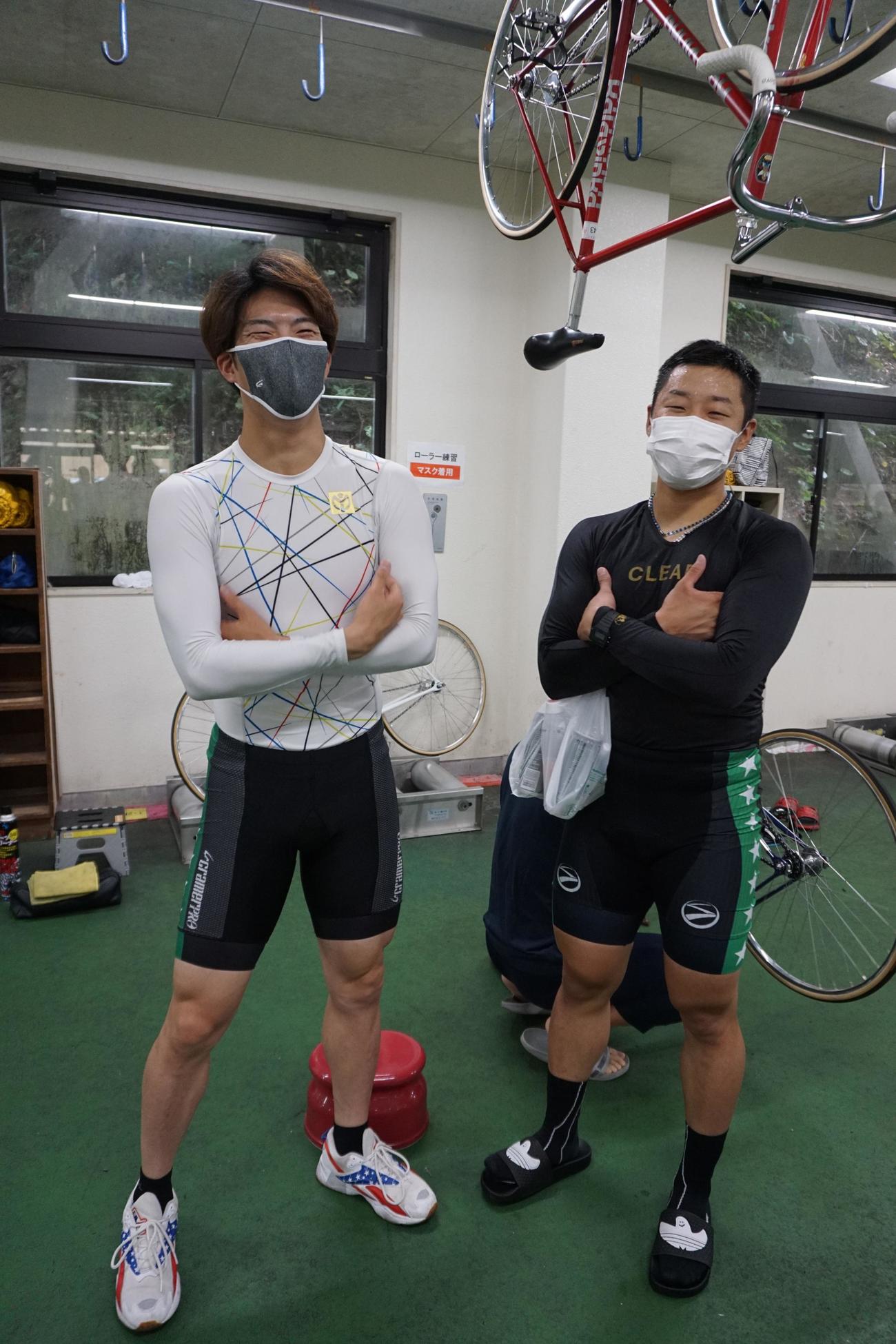 今野有樹（左）が近藤翔馬に前を任せて1、2班戦初Vを狙う