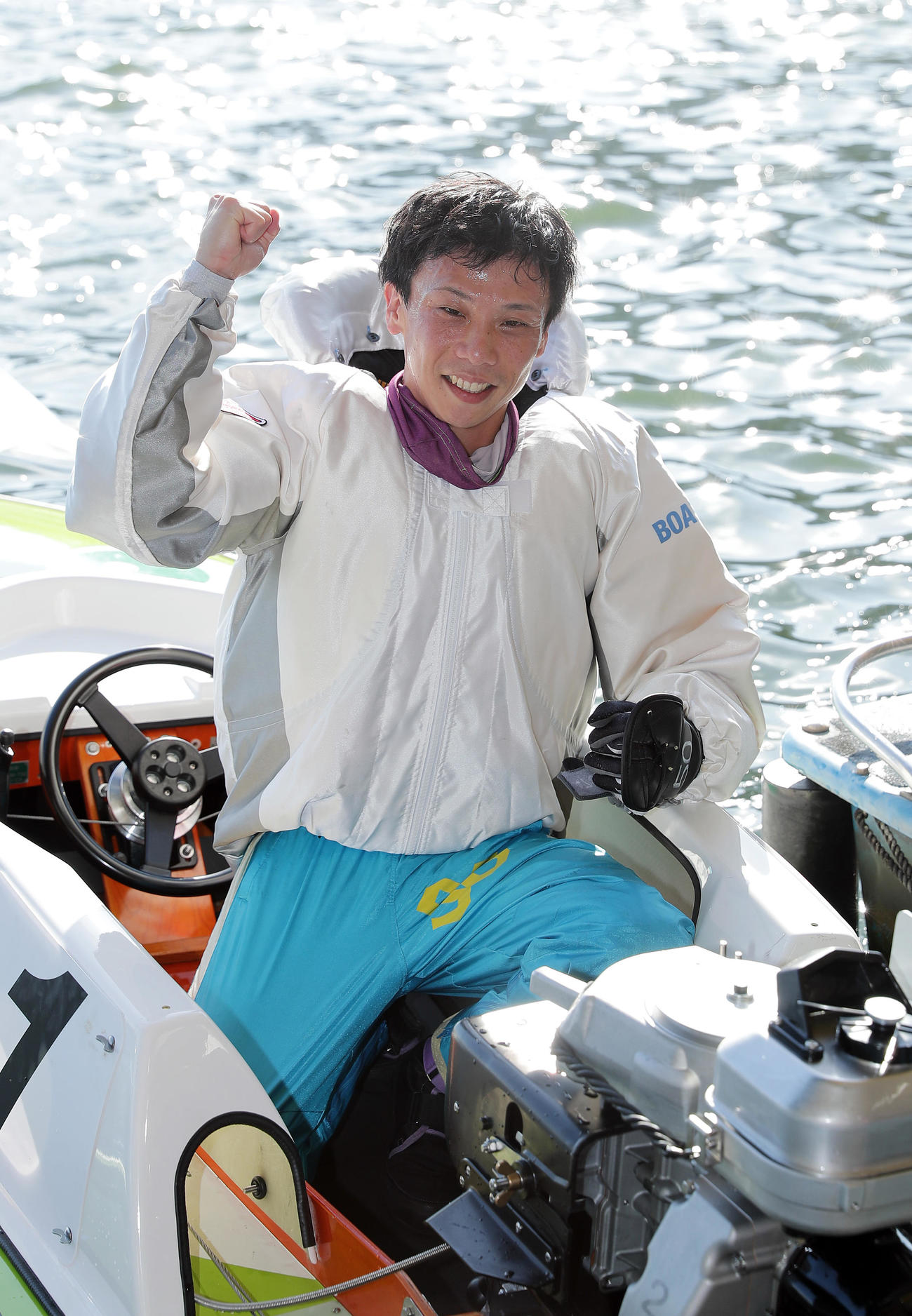 優勝しガッツポーズする椎名豊（撮影・前田充）