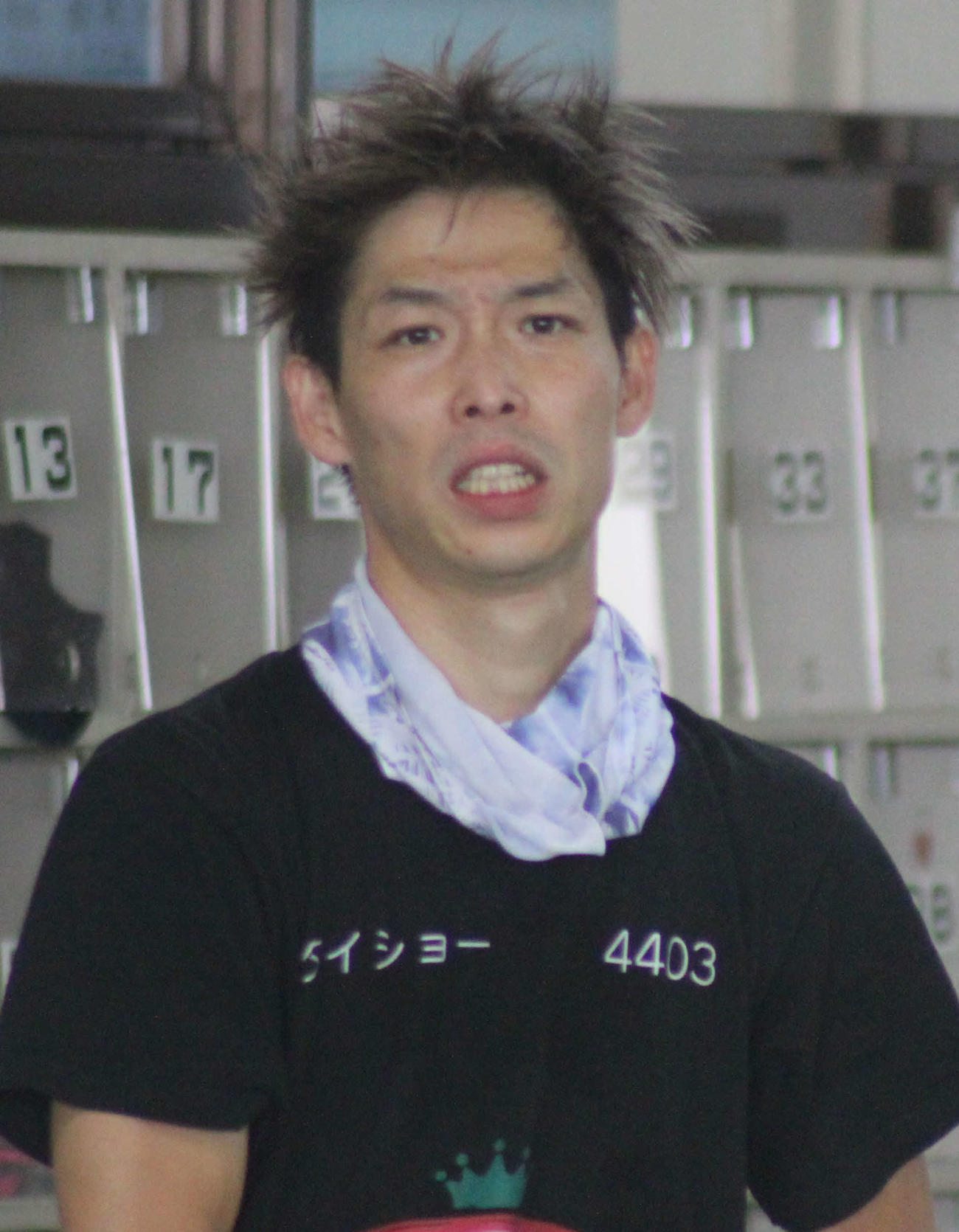 木下大将が好みの伸び型の足を目指して調整する
